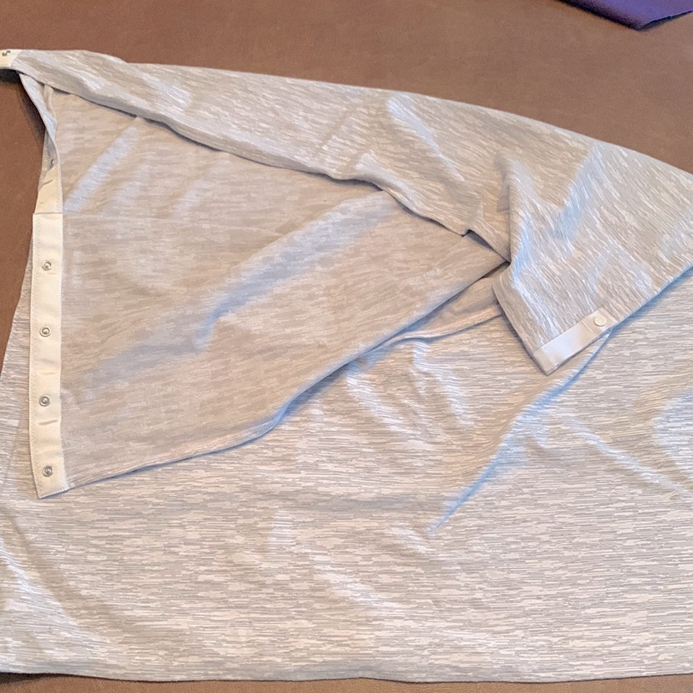 Customizable snap scarf Lululemon in pink and grey